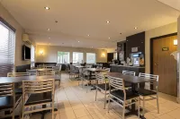 Super 8 by Wyndham Quebec City - 2-Sterne