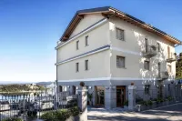 Hotel Ristorante San Carlo Hotels in Angera
