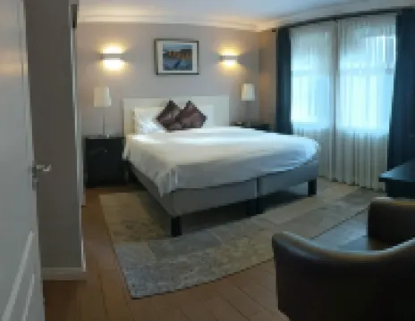 MacLean Guest House