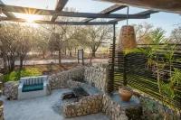 Foxy Crocodile Bush Lodge & Kruger Safari's - No Loadshedding Hotels in Marloth Park