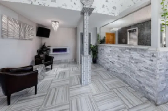 堪薩斯城巴里路-機場速8酒店