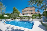 Pansion Villa Bok - piscina