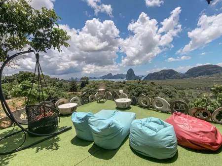 Samet Nangshe Goodview Отели рядом с достопримечательностью «Samet Nangshe Viewpoint»