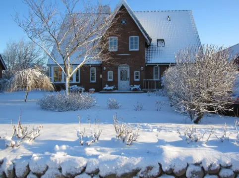 Near the beach, garden use, wellness shower with massage