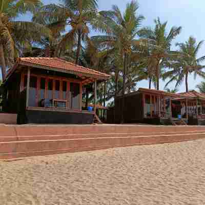 Dunhill Beach Resort Hotel Exterior