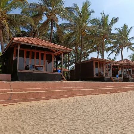 Dunhill Beach Resort