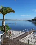 Skippers Cove Waterfront Resort - Beach