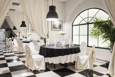 Park Hotel Bydgoszcz Отели рядом с достопримечательностью «City Hall»