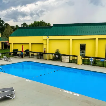Red Carpet Inn Kinston