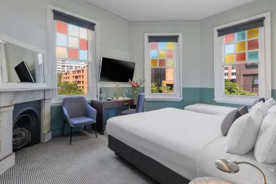 Vulcan Hotel Sydney Hotels near UTS Tower
