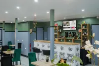 FH Confort Fasthotel le Mans Nord - Barer