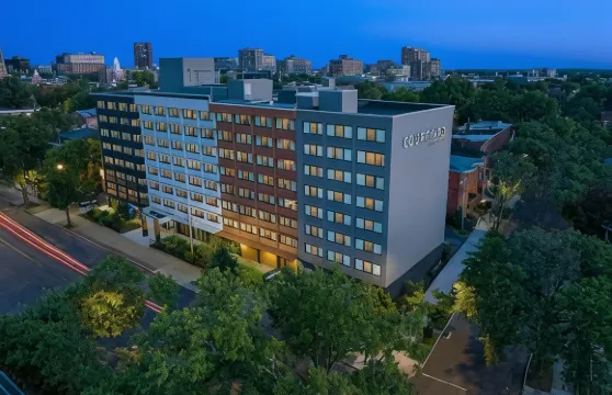 耶魯紐黑文萬怡酒店