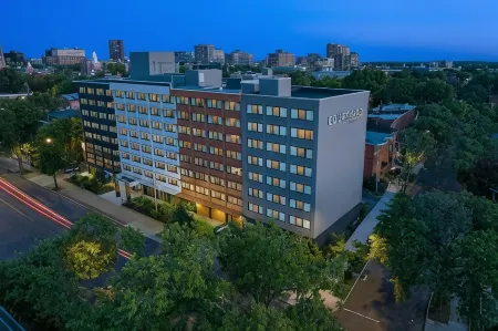 Courtyard New Haven at Yale Отели рядом с достопримечательностью «Арт-галерея Йельского университета»