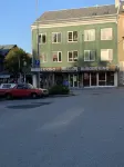 Gjestehuset Kristiansund Hoteles en 