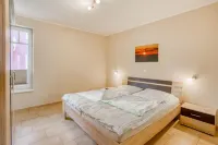 200 m to the natural beach, family friendly EC-apartment with terrace, W-Lan