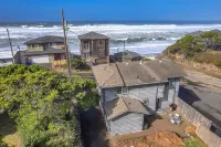 Ocean View and Close Beach Access - Beautiful Coastal Retreat