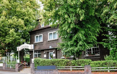 Hotel Gartenstadt Erfurt Отели в г. Фриенштедт