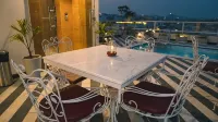 Hotel Naren Villa - Rooftop Pools