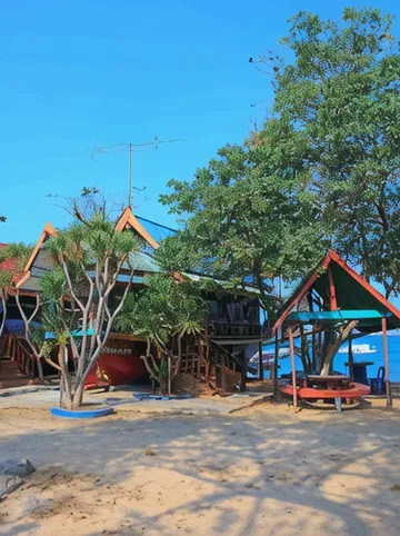 รูปภาพของริมทะเล รีสอร์ท เกาะสีชัง