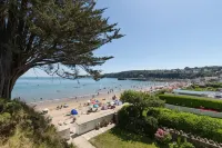 Pleasant View - Direct Beach Access, Sea Views and Parking
