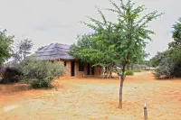 Blanco Hunting Safaris Game Ranch Hotel di 