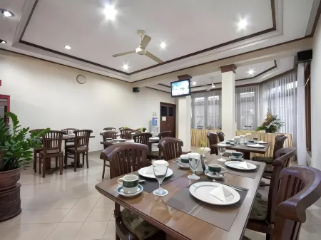 Hotel Griyadi Kusuma Sahid Отели в г. Pasar Kliwon
