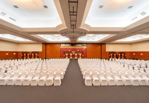 1. 크라운 플라자 ..