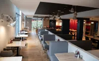 Holiday Inn Express London - Stansted Airport Отели в г. Станстед