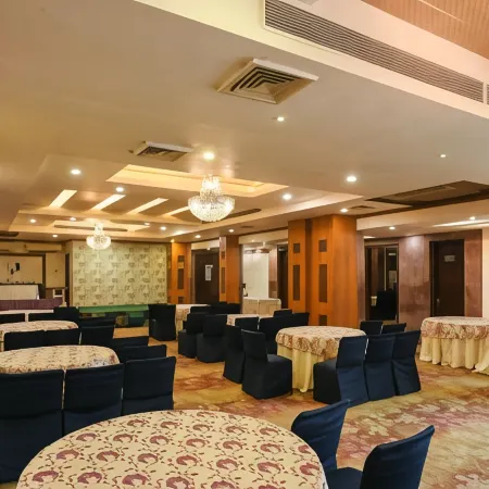 Hotel Leela Grande
