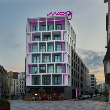 Moxy Brussels City Center Отели в г. Иксель
