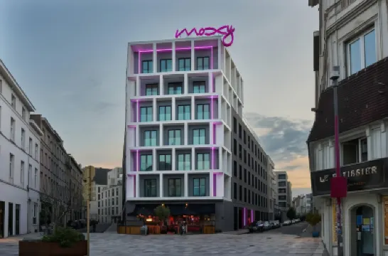 Moxy Brussels City Center Hotels near European Gallery Bruxelles