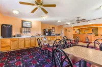 Econo Lodge & Suites Hotels in Elm Grove Township