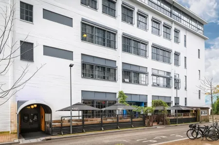 Stayokay Hostel Eindhoven Отели в г. Вельдховен