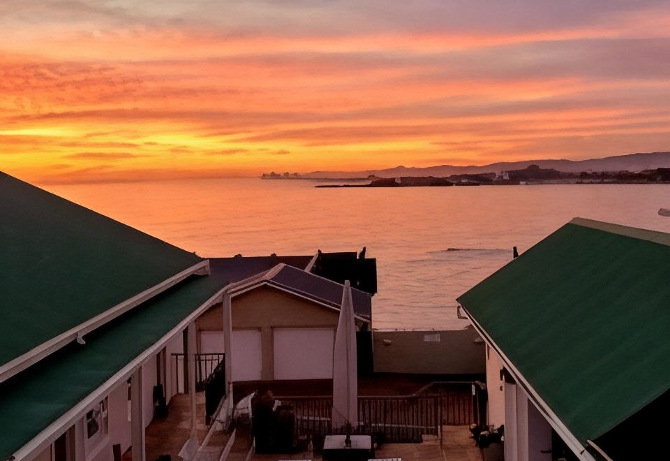 Gordon's Beach Lodge (Gordons Bay) - 2026 Prices, Reviews & Deals ...
