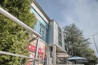 Happy Star Club โรงแรมใกล้Voždovac