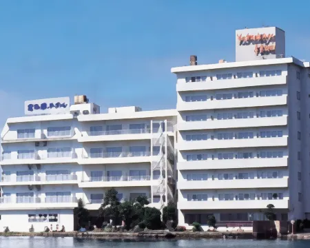 湖畔の宿 吉田家 佐渡島のホテル