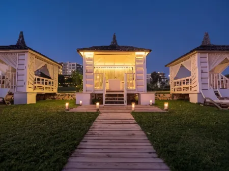 Akra Sorgun Tui Blue Sensatori - All Inclusive Отели рядом с достопримечательностью «Sorgun Titreyengöl»