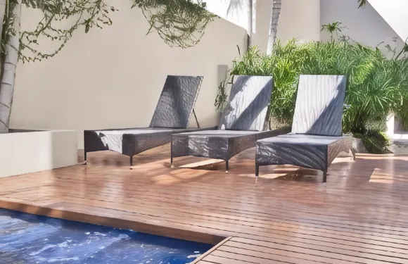 聖伊西德羅廣場酒店