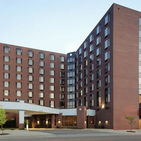 Courtyard St. Cloud Отели рядом с достопримечательностью «Государственный университет Сент-Клауд»