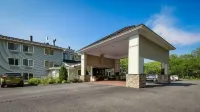 Best Western Plus Windjammer Inn  Conference Center Hotels in Colchester