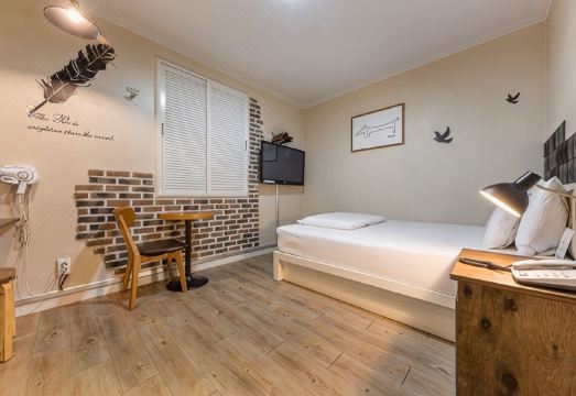 나무 호텔 인테리어