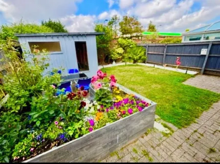 SPACIOUS 3 BED ROOM FAMILY FRIENDLY HOME CONVENIENTLY LOCATED IN IPSWICH SUFFOLK Отели в г. Ипсуич