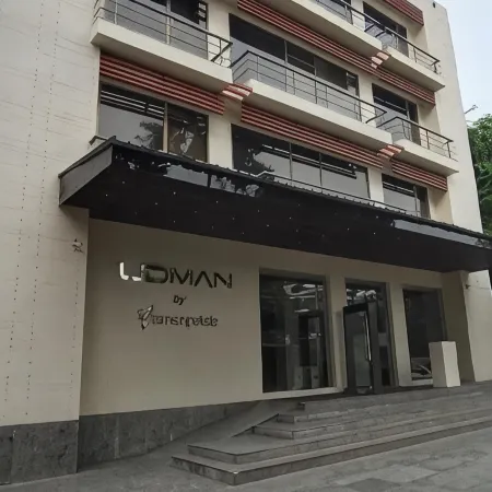 Udman Hotel Panchshila Park Отели рядом с достопримечательностью «Индийский технологический институт в Дели»