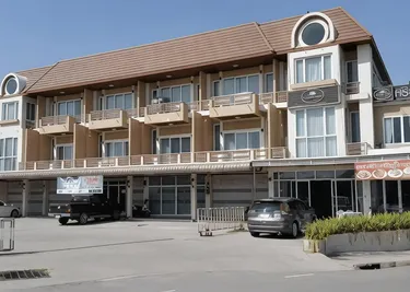 รูปภาพของคริสตัล เพลส บัวใหญ่