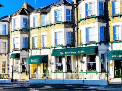 Ilfracombe House Hotel - Near Cliffs Pavilion