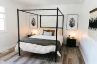 "Morning View 1" Cozy Modern Stay - College/Hiking