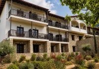 Hotel Doupiani House