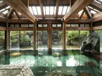 Yuraku Hotel - Pemandian Air Panas