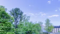 Come visit The Sunflower House! 4 bedrooms 2 baths in Ashtabula Harbor with WIFI