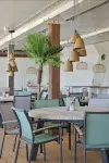 Beachrooms Pier 7 - Desayuno